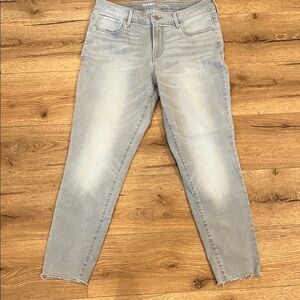 EUC Old Navy Mid-Rise Rockstar skinny frayed ankle jeans light gray
